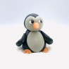 Pingouin modelé à la main en pâte d'amande