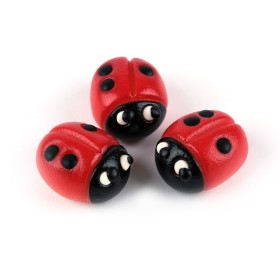 petites coccinelles en pâtes d'amande
